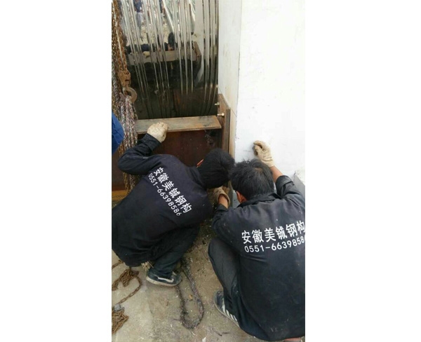 濱湖望湖大廈鋼結(jié)構(gòu)水箱底座施工