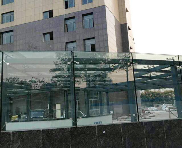 阜陽國禎燃?xì)庹{(diào)度中心車庫雨棚