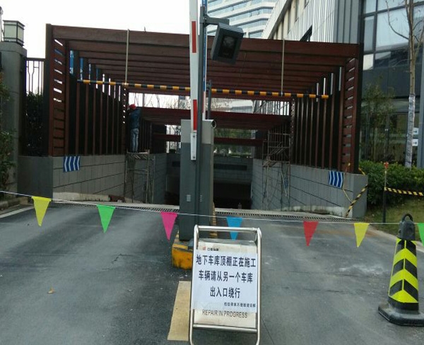 南通建工依瀾雅居車庫雨棚