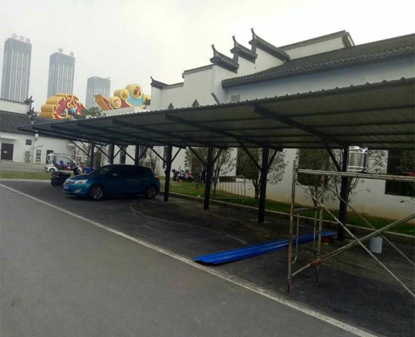 萬達主題樂園鋼結(jié)構(gòu)車棚