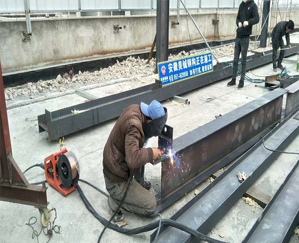 合肥寶灣國際3棟屋頂鋼構(gòu)加蓋一層會議室